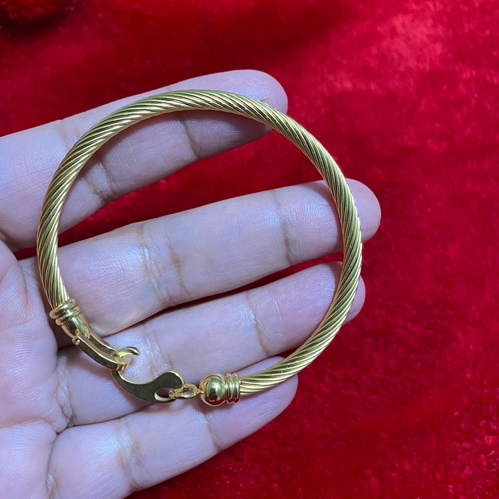 Jewelry - Picture 3 of 4